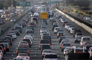 Heavy, slow-moving morning commute traffic on westbound Highway 80 on the second day after the 580 freeway collapse. PHOTO: Mark Costantini / The Chronicle Heavy, slow-moving morning commute traffic on westbound Highway 80 on the second day after the 580 freeway collapse. PHOTO: Mark Costantini / The Chronicle